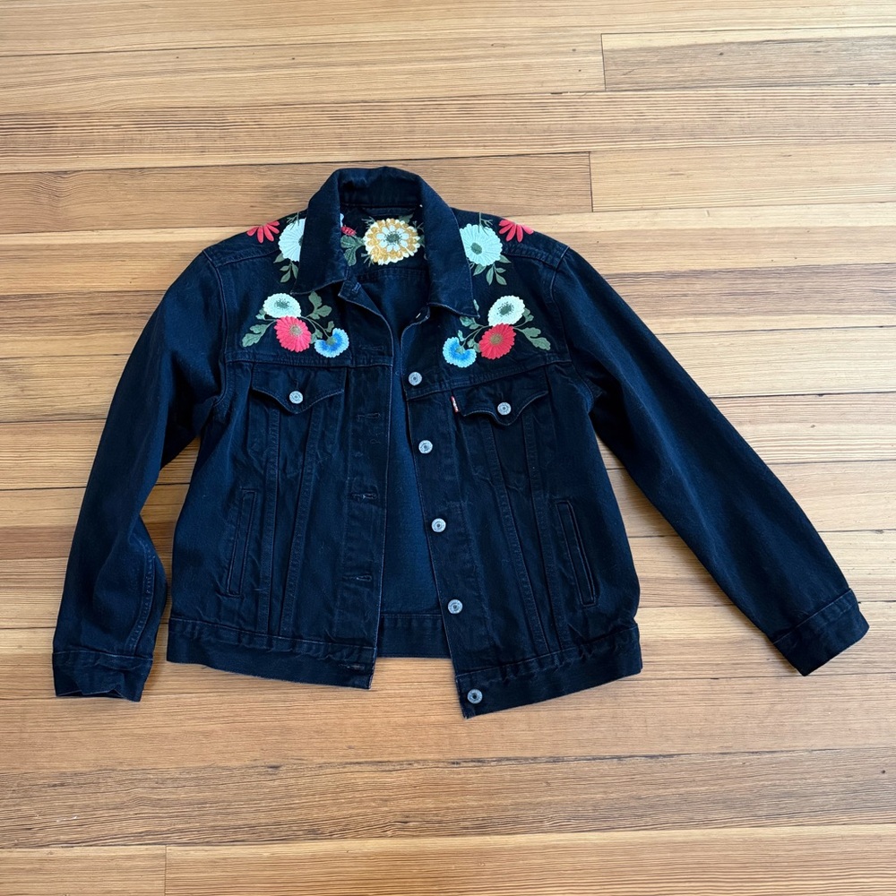 Levi's Black Denim Jacket with Floral Embroidery - Picture 4 of 8